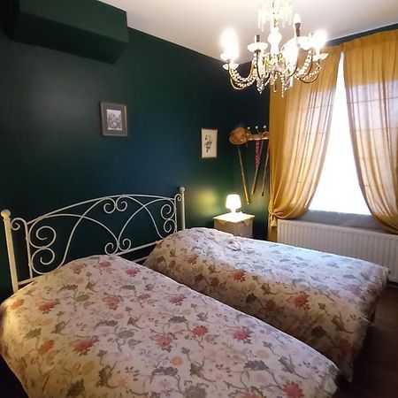 Au Gite De Бенш Екстер'єр фото